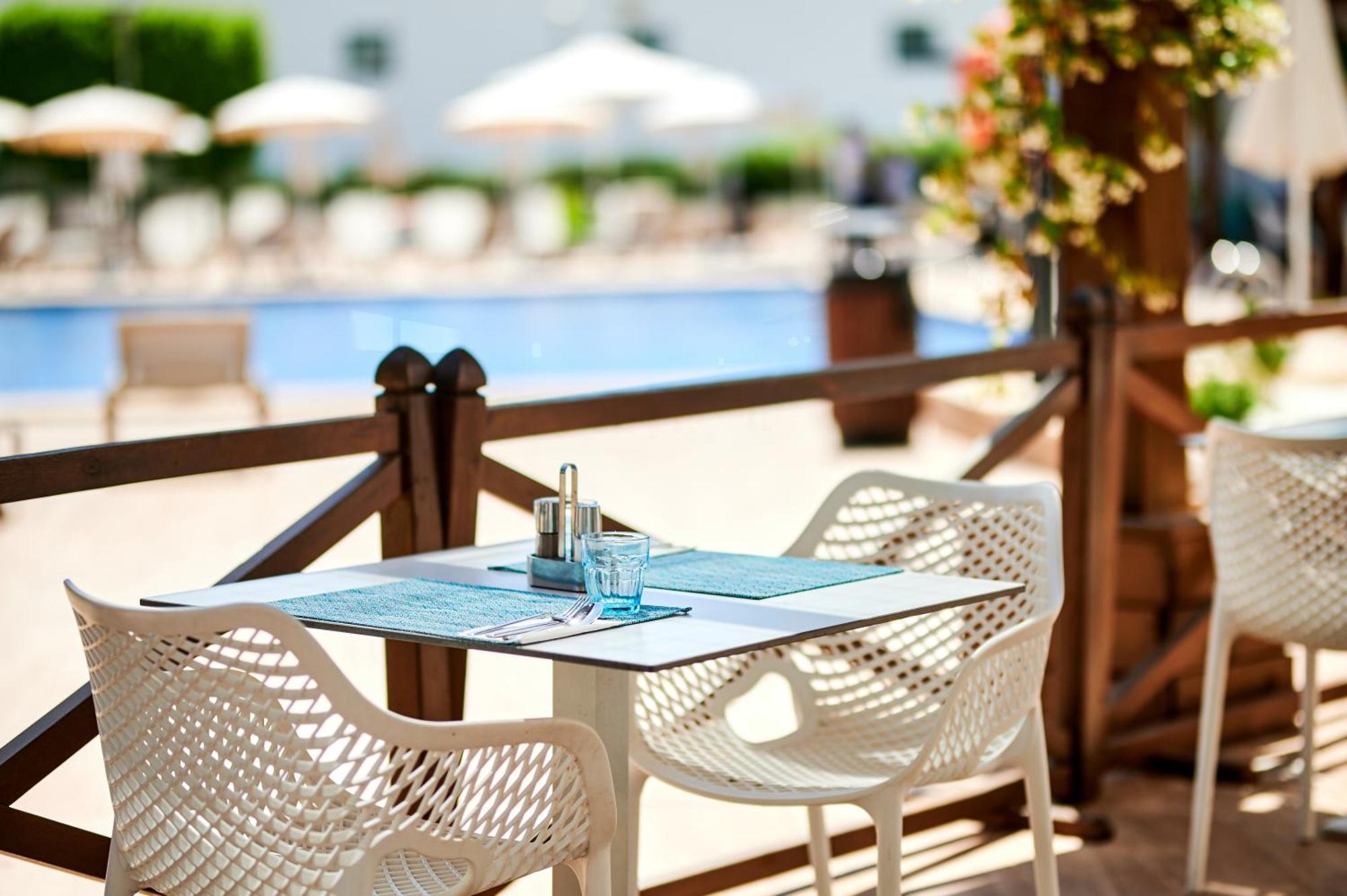 Aluasun Continental Park Hotel & Apartments Playa de Muro  Exterior photo