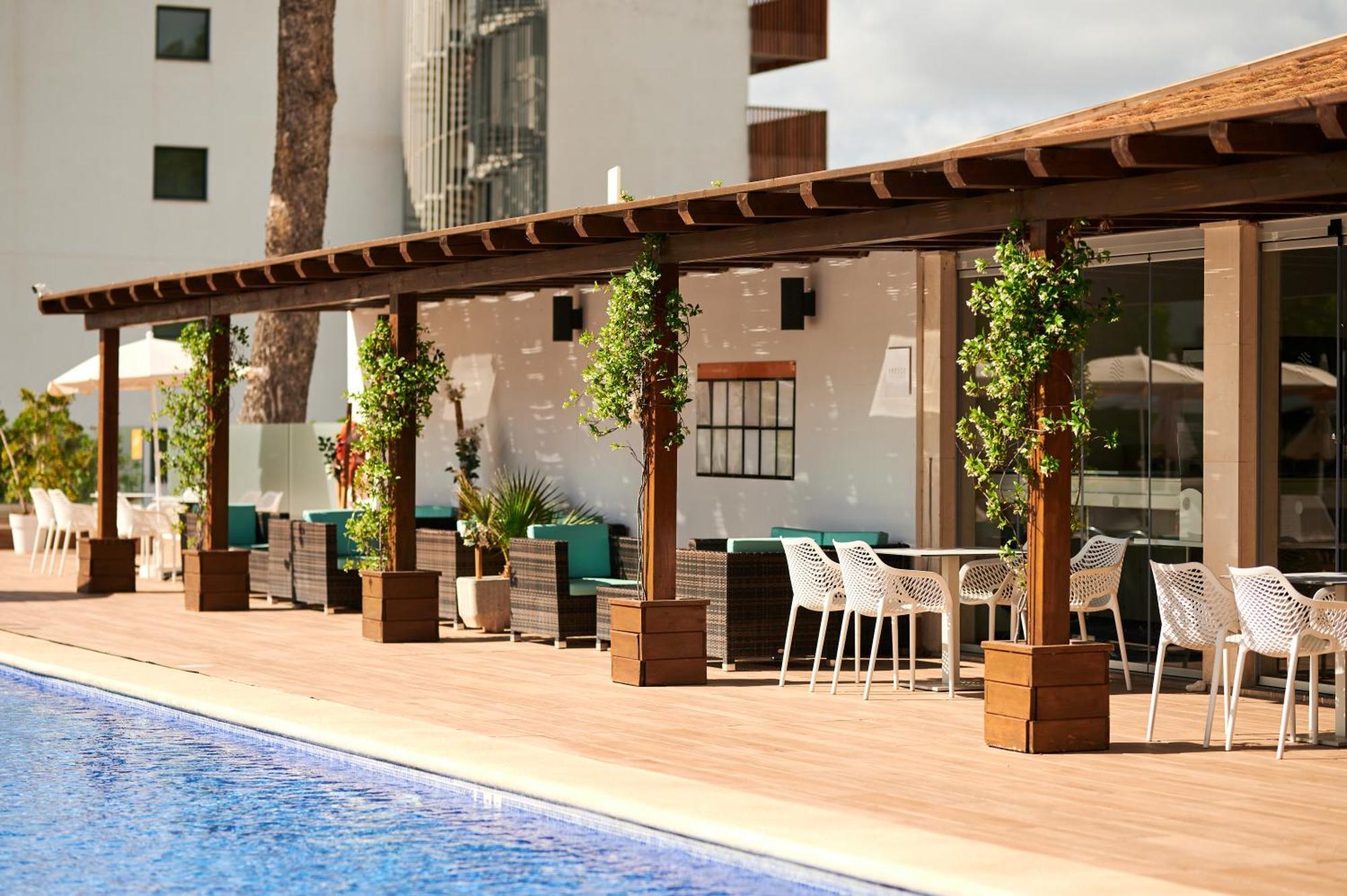 Aluasun Continental Park Hotel & Apartments Playa de Muro  Exterior photo