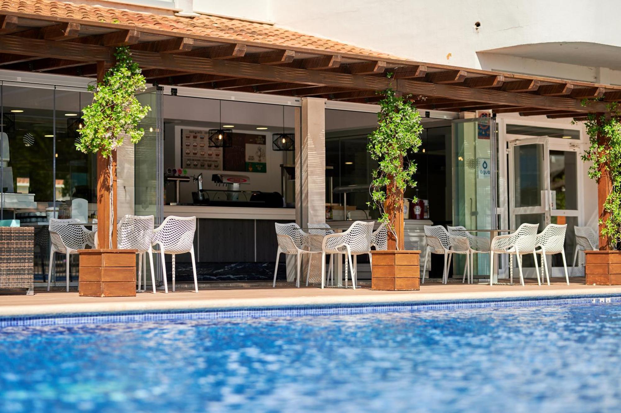 Aluasun Continental Park Hotel & Apartments Playa de Muro  Exterior photo