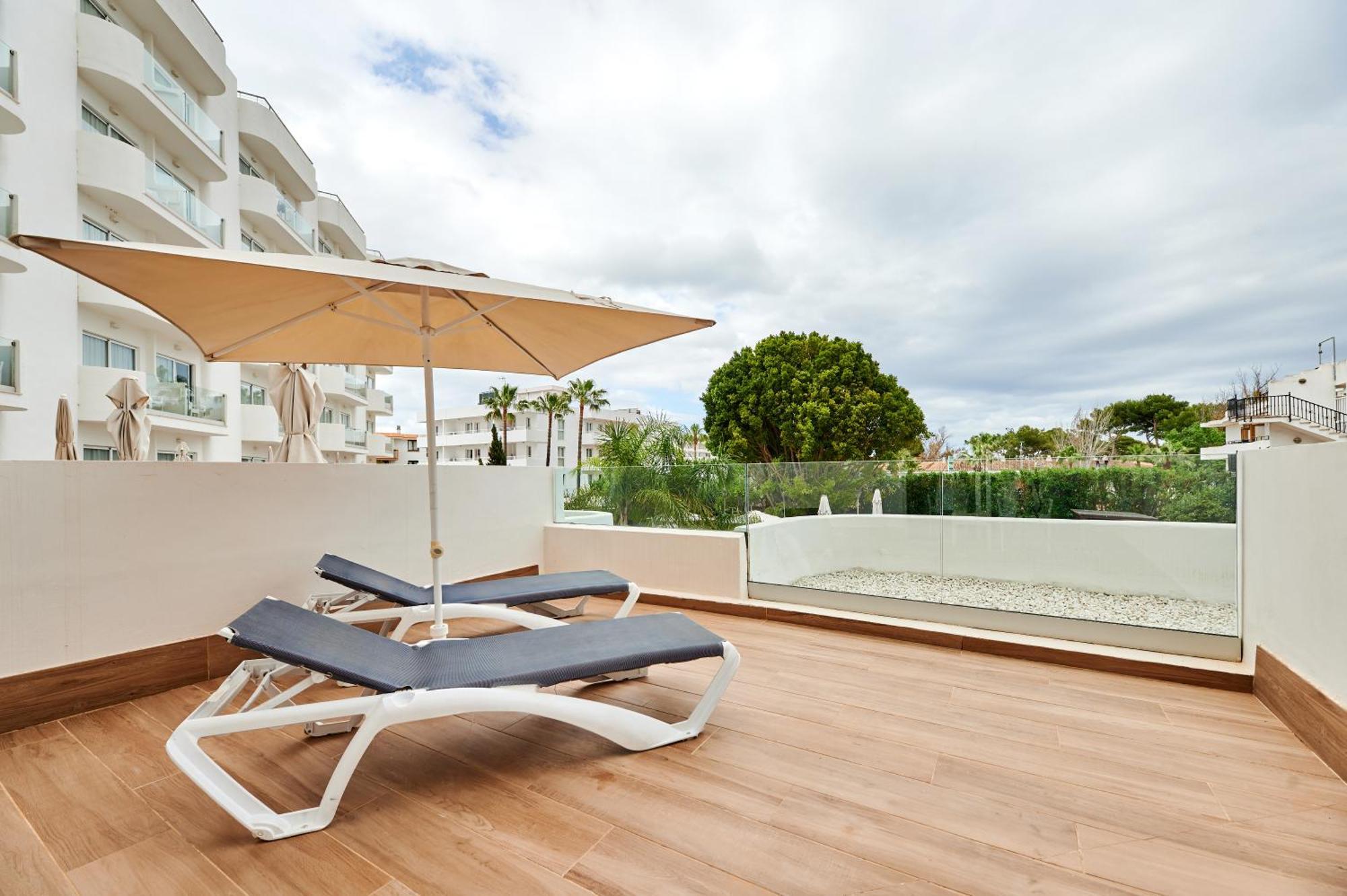 Aluasun Continental Park Hotel & Apartments Playa de Muro  Exterior photo